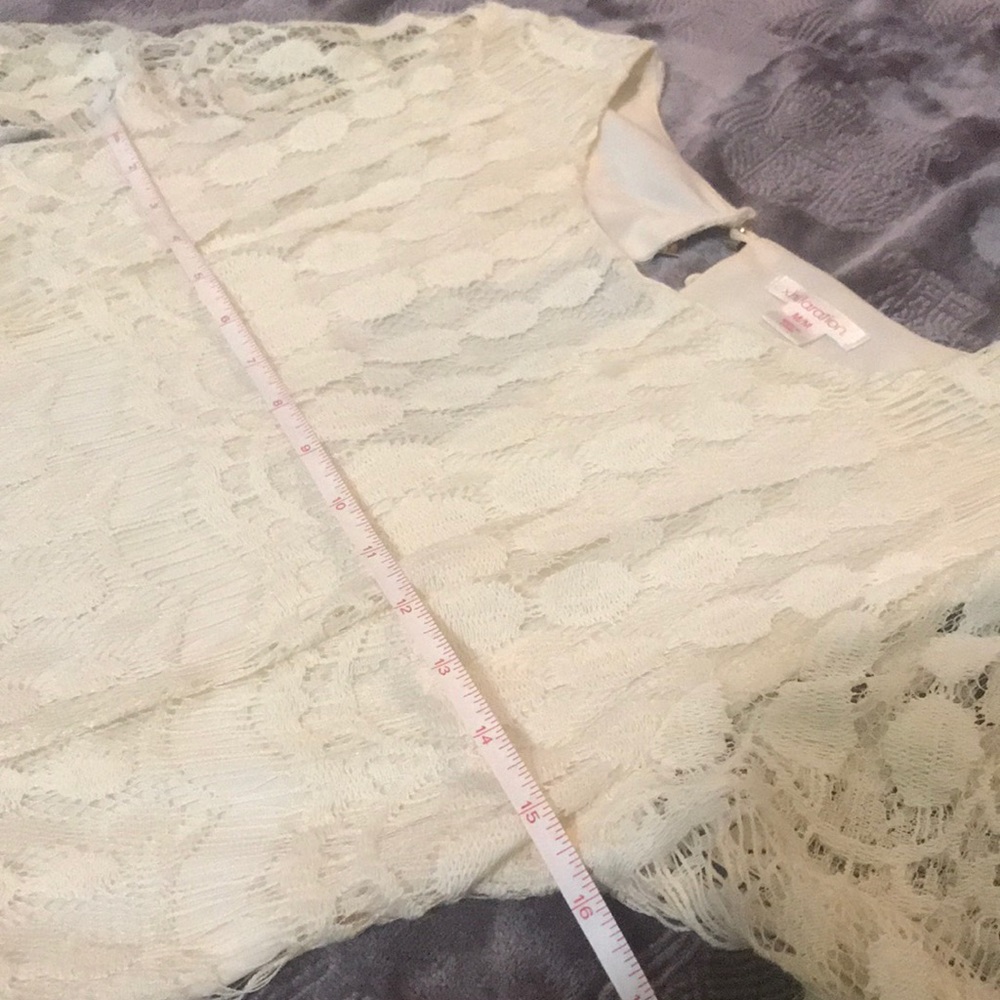 Lace dress - Picture 5 of 8